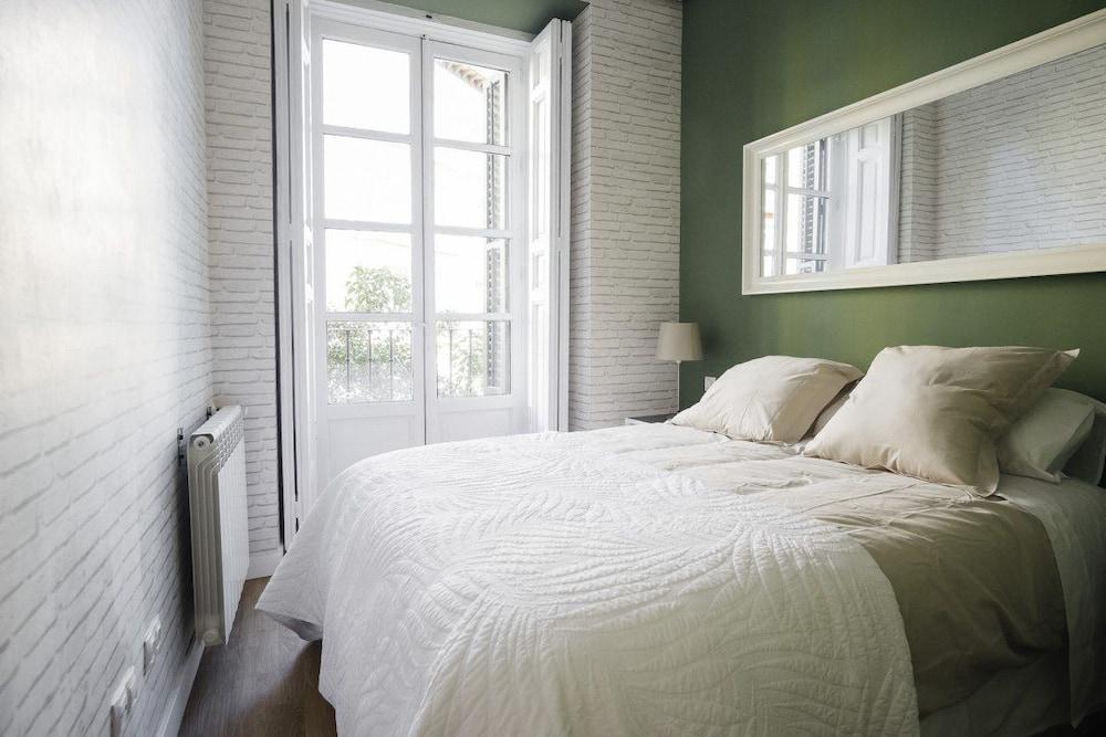 Habitat Apartments Latina Madrid Dış mekan fotoğraf