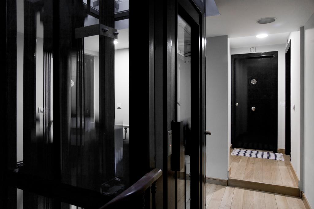 Habitat Apartments Latina Madrid Dış mekan fotoğraf